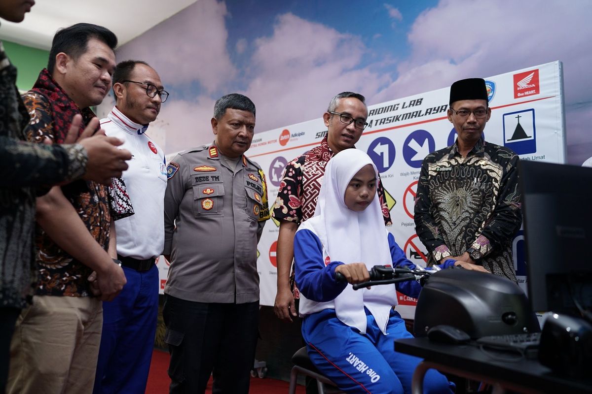 Yayasan Astra Honda Motor (AHM) menambah pusat pelatihan Safety Riding Lab Astra Honda yang ke-7 di Tasikmalaya, Jawa Barat. 