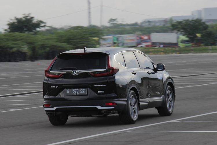 Honda CR-V Prestige 2021. Menawarkan fitur keamanan Honda Sensing