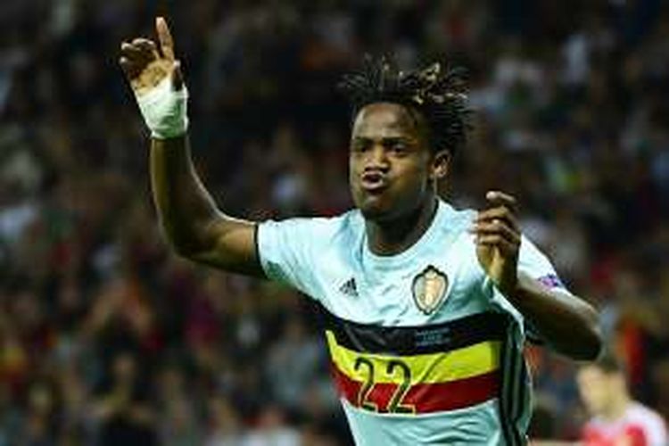 Penyerang Belgia, Michy Batshuayi, merayakan gol ke gawang Hungaria, dalam laga babak 16 besar Piala Eropa 2016, di Toulouse, 26 Juni 2016.