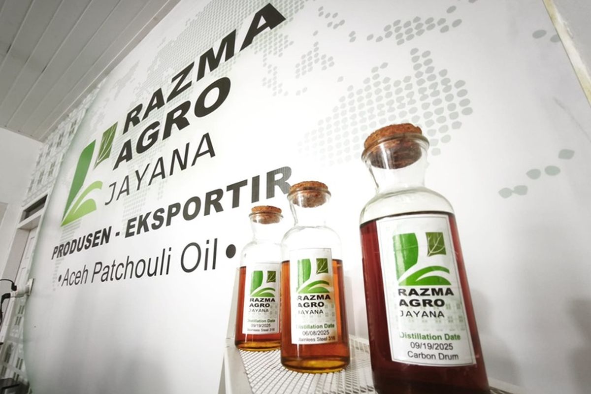 Di bawah kepemimpinan petani nilam Aceh, Teuku Razuan, Razma Agro Jayana sukses menjangkau China, Singapura, India, Amerika Serikat, dan sejumlah negara di Eropa.