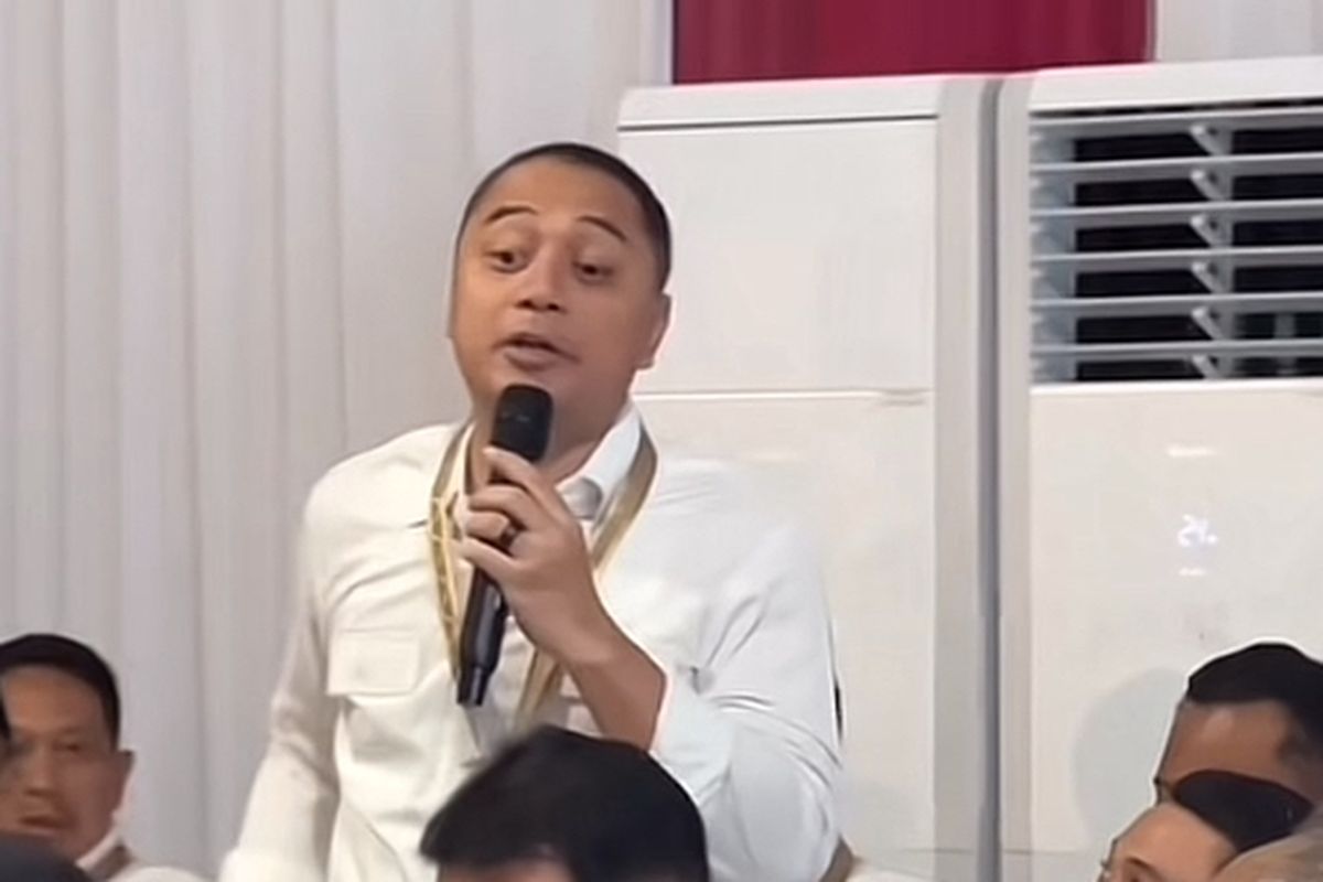 Wali Kota Surabaya, Eri Cahyadi ketika mengikuti retret, Selasa (25/22/2025).