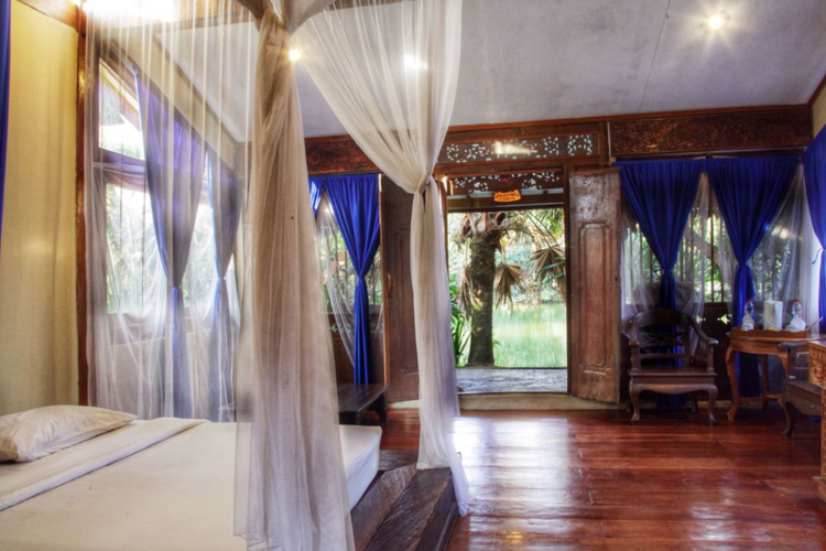 Hotel di Lembang - Kamar tipe Suite Lake View di Sapulidi Resort, Parongpong, Kabupaten Bandung Barat, Jawa Barat.