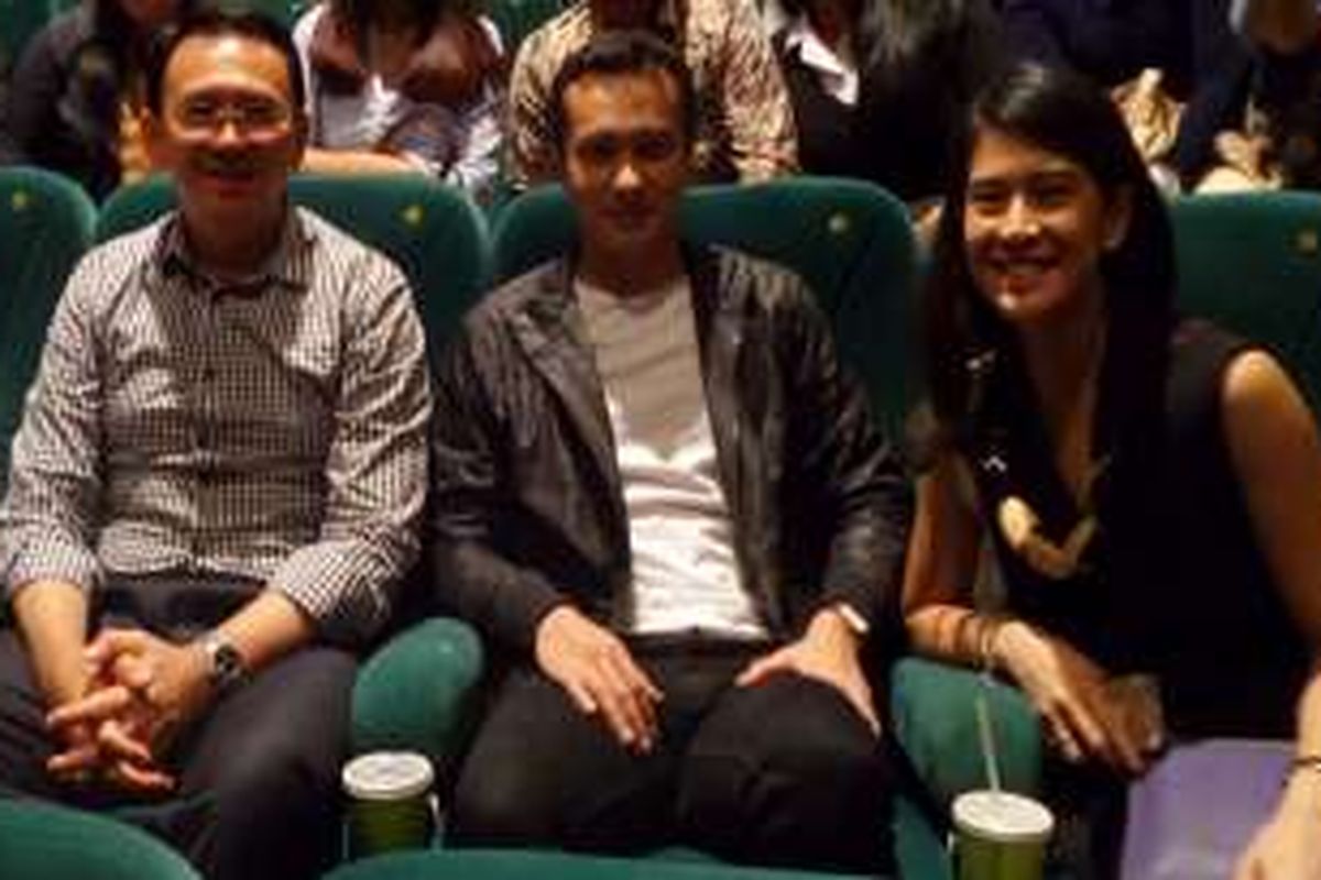 Ahok nonton bareng Nicholas Saputra dan Dian Sastrowardoyo di XXI Djakarta Theatre, Jakarta Pusat, Rabu (11/5/2016) malam.