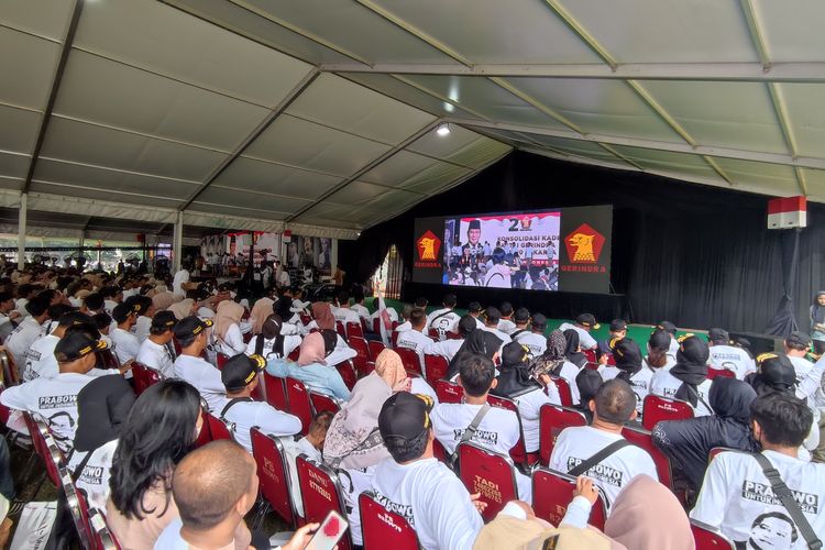 Acara Konsolidasi Partai Gerindra DKI Jakarta di Stadion Kebon Jeruk, Jakarta Barat, Minggu (18/6/2023).