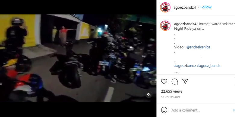 Tangkapan layar video sekelompok pengendara motor diprotes emak-emak karena menggeber knalpot motor saat malam hari.