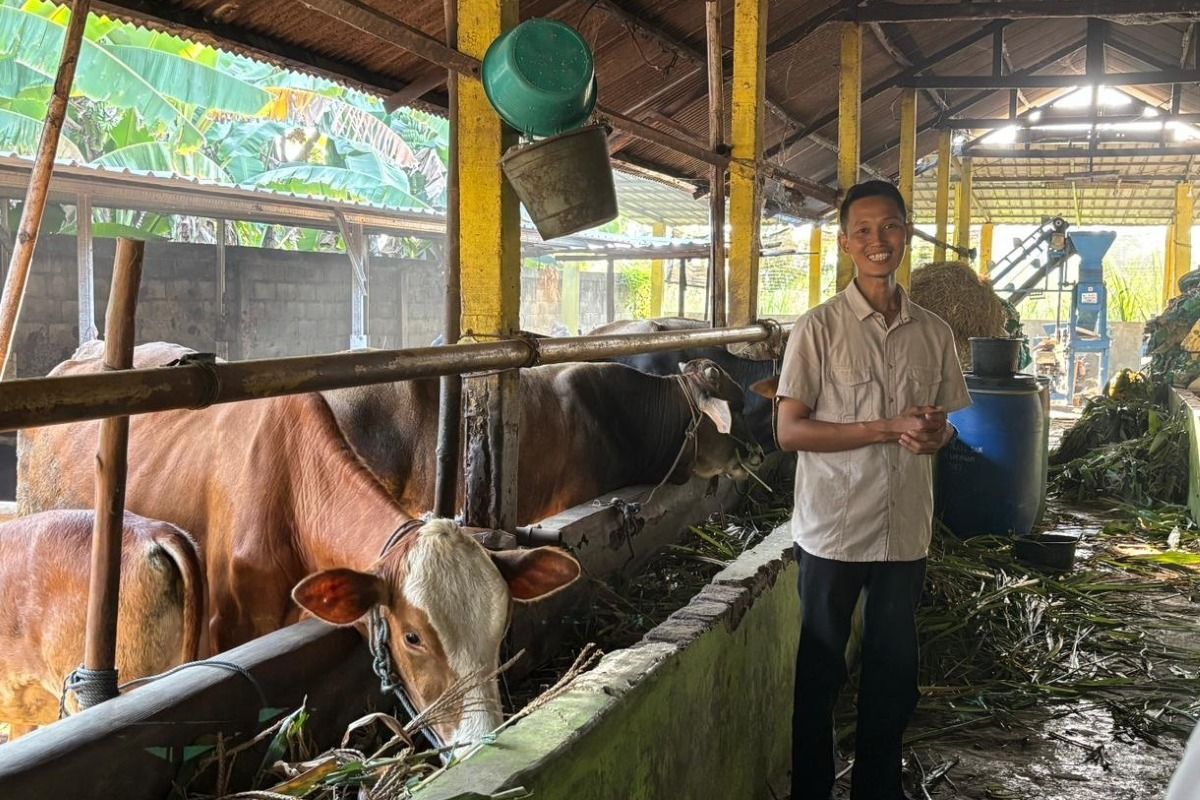 Koperasi Literasi Sumbersari merupakan salah satu koperasi terintegrasi yang memiliki banyak usaha sehingga dapat berkembang menjadi pusat ekonomi warga desa. 