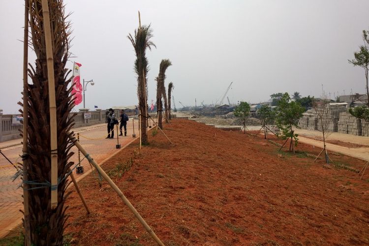 Ruang Publik Terbuka Ramah Anak (RPTRA) di tanggul laut Kali Baru, Cilincing, Jakarta Utara. Gambar diambil Selasa (5/9/2017).