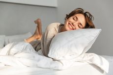  Seberapa Sering Anda Harus Mengganti Sarung Bantal Tidur?