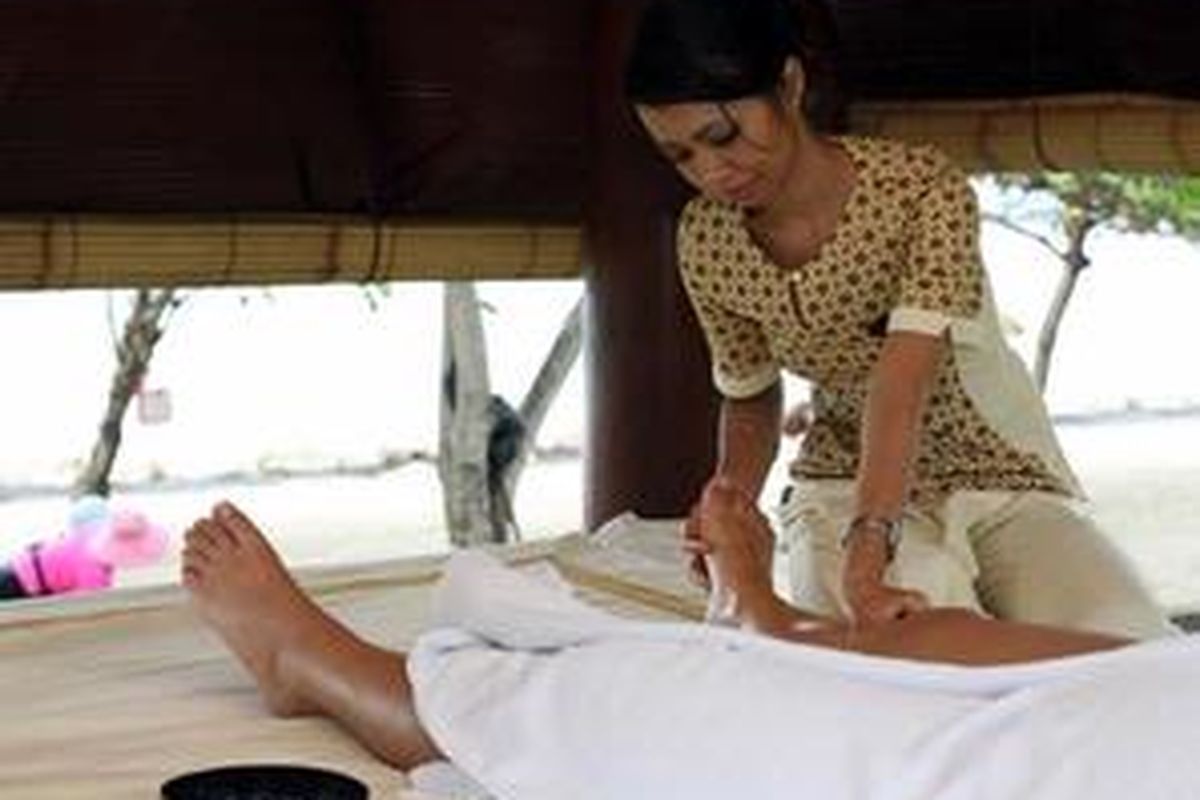 Soal pijatan, belum tentu kalah dari spa tempat ternama karena terapis spa di sini juga terlatih.