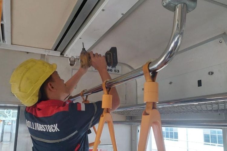 Adopsi Teknologi KRL Jepang, KAI Commuter Pasang Alat Penangkal Virus 