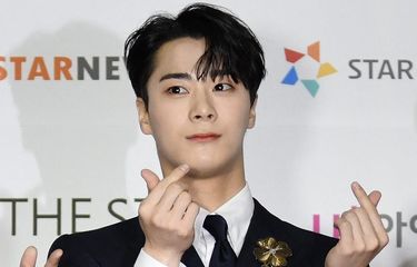 Foto yang diambil pada 2 Desember 2021 menunjukkan Moonbin ASTRO sedang menghadiri Asia Artist Awards di Seoul, Korea Selatan. Moonbin meninggal dunia pada usia 25 tahun, Rabu (19/4/2023). 