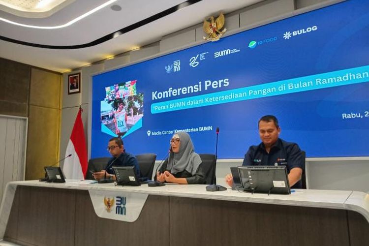 Direktur Utama ID FOOD Frans Margonda Tambunan dalam jumpa pers di Jakarta, Rabu (20/3/2024). 