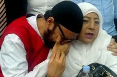 Menangis dan Peluk Ibu Saat Sidang, Sandy Tumiwa: Saya Kapok, Ma