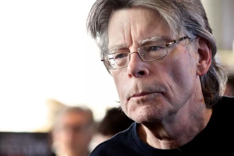 Penulis legendaris Stephen King sangat kritis terhadap kebijakan Facebook dan iklan mereka. 