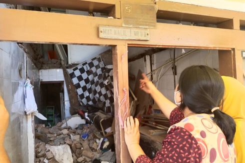 Rumah Ambruk di Surabaya Timpa 3 Penghuni, 1 Orang Meninggal Dunia