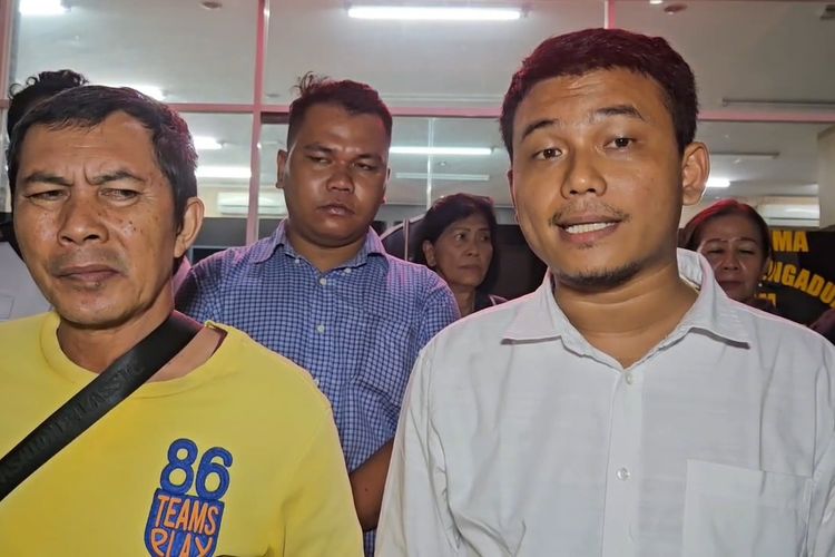 Diduga Meninggal Bunuh Diri Pakai Senpi, Keluarga Minta Ekshumasi Makam Mantan Istri Polisi