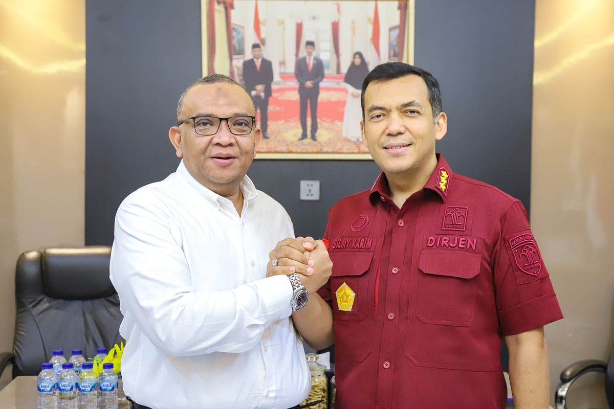 Wakil Menteri Ketenagakerjaan Afriansyah Noor menerima kunjungan Direktorat Jenderal Imigrasi Kemenkumham di Kantor Kemenaker, Jakarta, Kamis (30/3/2023).