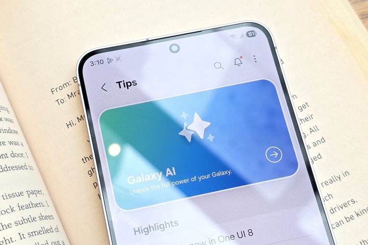 Di Galaxy S25 FE, fitur AI seperti Generative Edit kini lebih pintar dengan rekomendasi otomatis menghapus objek yang tidak diinginkan. Sementara Audio Eraser memberi kontrol untuk menghilangkan suara bising di video