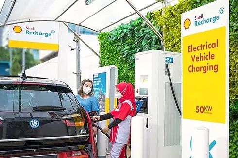 Shell Sediakan SPKLU, Ada Promo Gratis 30 Menit Isi Daya Baterai