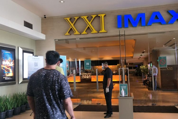 Suasana Bioskop XXI Mall Kelapa Gading yang kembali beroperasi pada Kamis (16/9/2021).