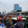 Ada Demo Buruh di Depan Gedung DPR, Kendaraan Diizinkan Melintasi Jalur Transjakarta 