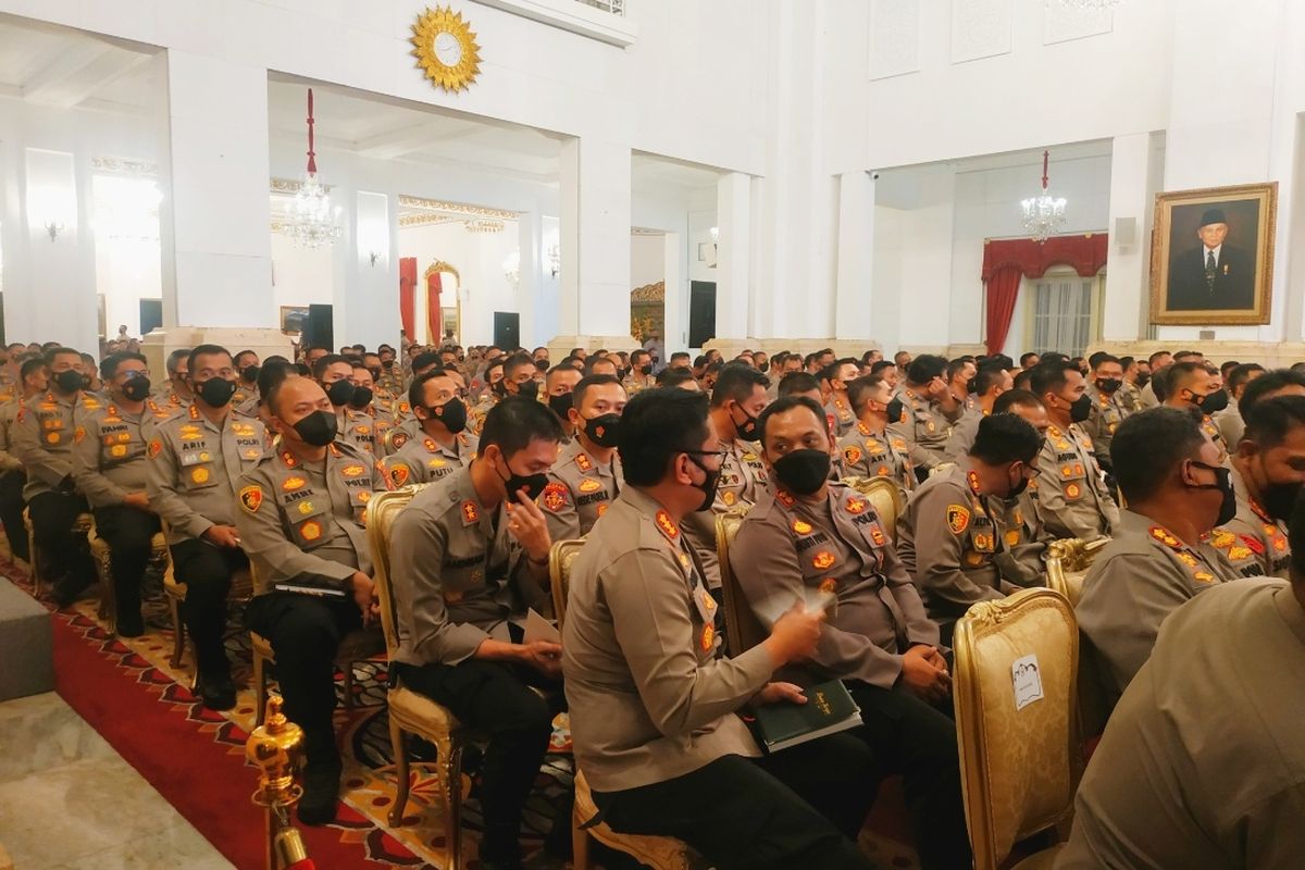 Para Kapolda dan Kapolres seluruh Indonesia saat persiapan mengikuti pengarahan Presiden Joko Widodo di Istana Negara, Jumat (14/10/2022).