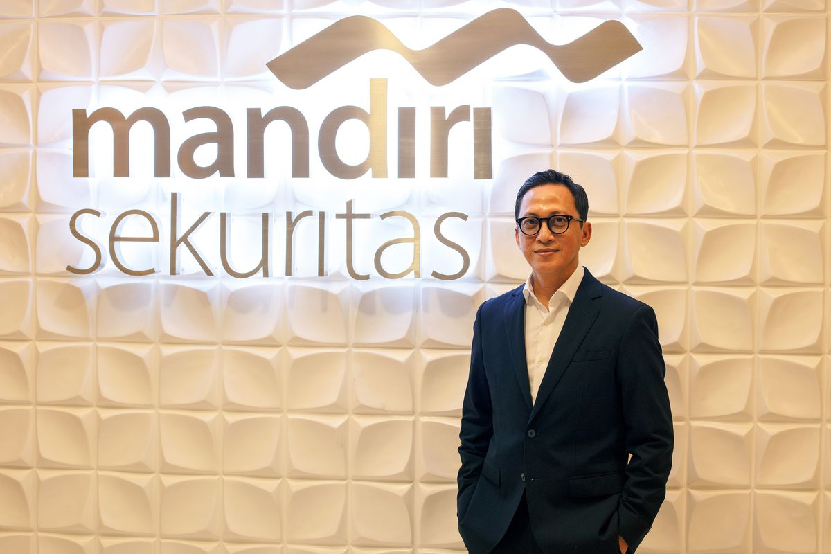 Direktur Utama Mandiri Sekuritas Oki Ramadhana