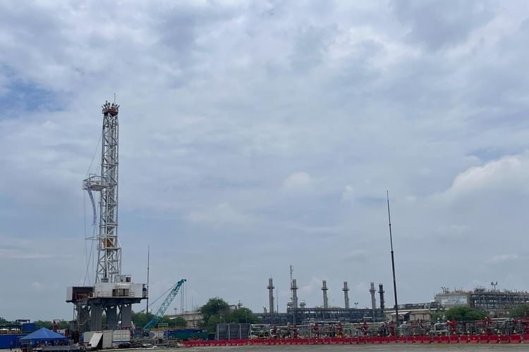 ExxonMobil Cepu Limited (ECML) memulai tajak sumur infill dan clastic di Lapangan Banyu Urip, Blok Cepu, Bojonegoro, Jawa Timur, Jumat (1/3/2024). 