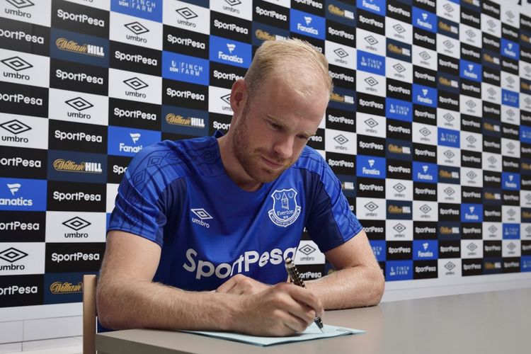 Davy Klaassen resmi bergabung dengan Everton.