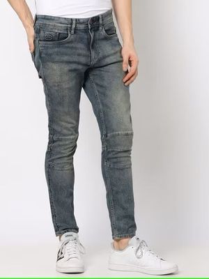 Tapered Jeans
