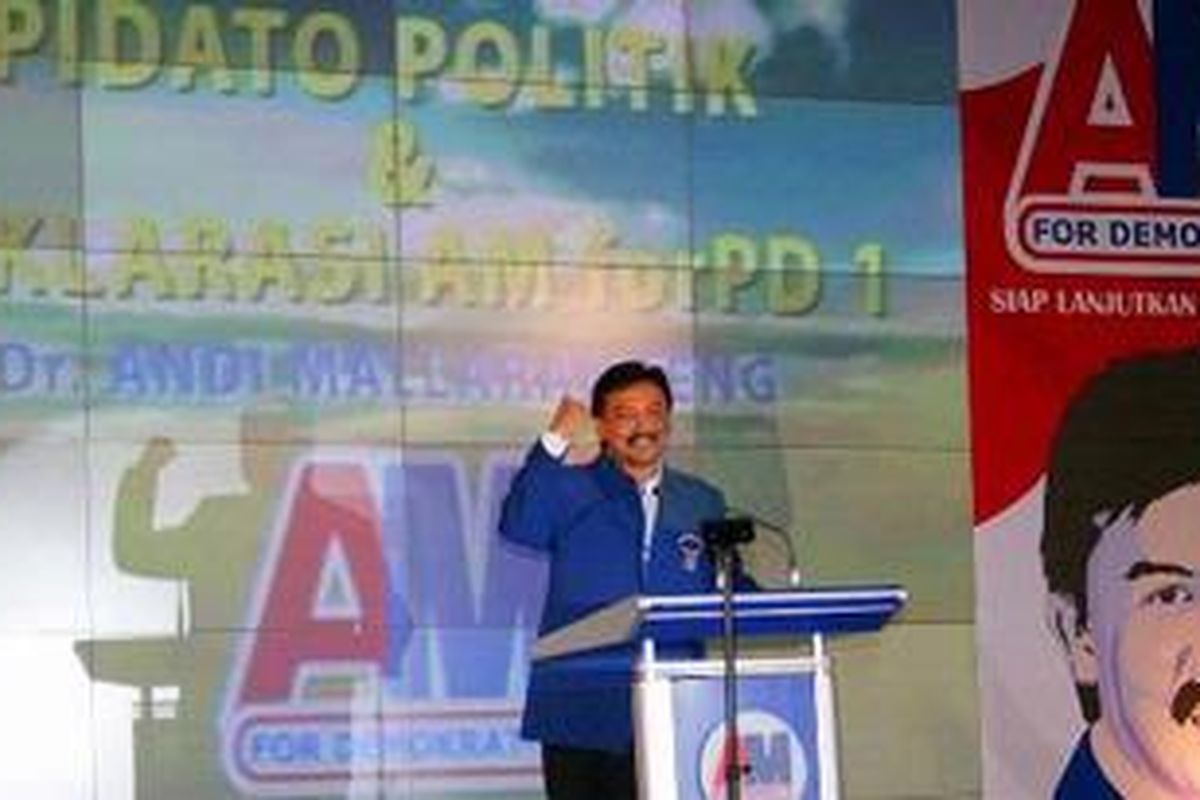 Fungsionaris Partai Demokrat, Andi Mallarangeng memaparkan visi dan misi saat deklarasi AM For Demokrat 1 di Jakarta, Minggu (28/3/2010).