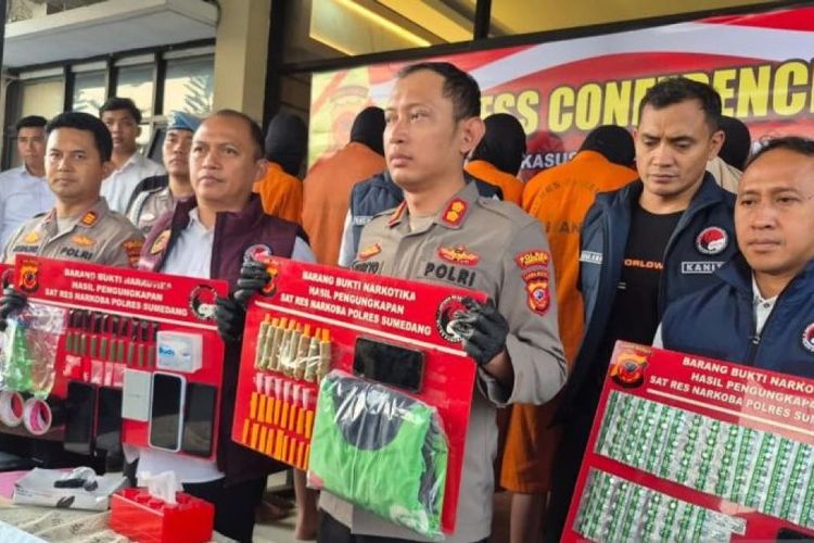 Kamuflase Tak Biasa, Polisi Temukan 23,35 Gram Sabu Tersimpan di Pohon Singkong
