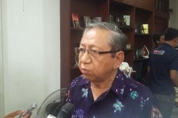 Mantan anggota Tim Sembilan, Bambang Widodo Umar, saat ditemui di Sekretariat Indonesia Corruption Watch (ICW), Jakarta Selatan, Minggu (11/10/2015).