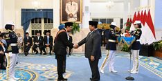 Berjasa di Bidang Sosial, Gus Ipul Terima Bintang Mahaputera Adipurna dari Presiden RI