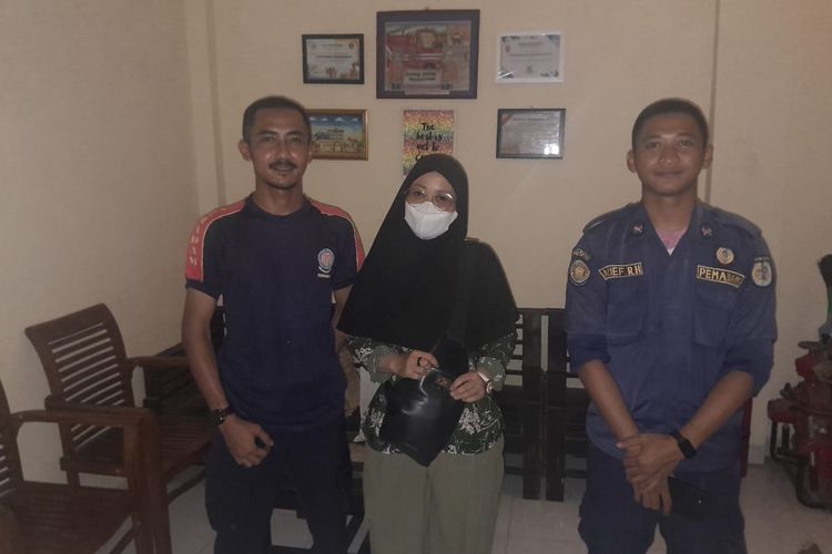 Pusing karena Penyewa Nunggak, Wanita Ini Curhat ke Damkar dan Dapat Solusi