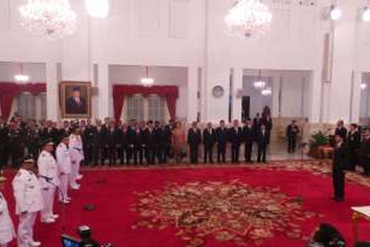 Presiden Joko Widodo melantik empat Gubernur dan dua wakil Gubernur di Istana Negara, Jakarta, Rabu (25/5/2016)