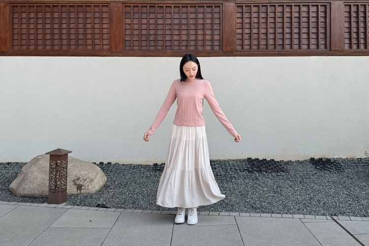 Siap tampil stand out di Bukber 2026. Cek 5 inspirasi OOTD brand lokal: dari stripes playful hingga rok elegan. Kece tak harus mahal.