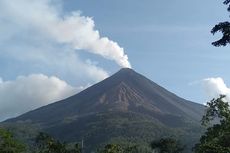 Kawah Dua Gunung Karangetang Keluarkan Asap dan Gas Kuat, Tinggi sampai 150 Meter