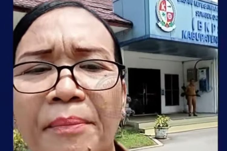 Potongan video viral ASN di Kabupaten Deli Serdang, Farida Purba mengaku di pungli saat ujian naik pangkat menjelang pensiun.