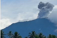 Gunung Api Ibu Kembali Meletus, Ini Sejarah Letusan Gunung Ibu