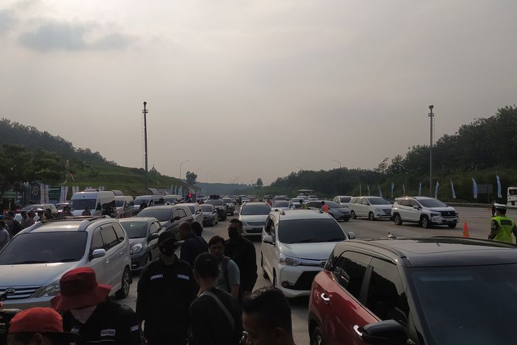 Kondisi di Jalan Tol Kalikangkung Semarang H-4 Lebaran