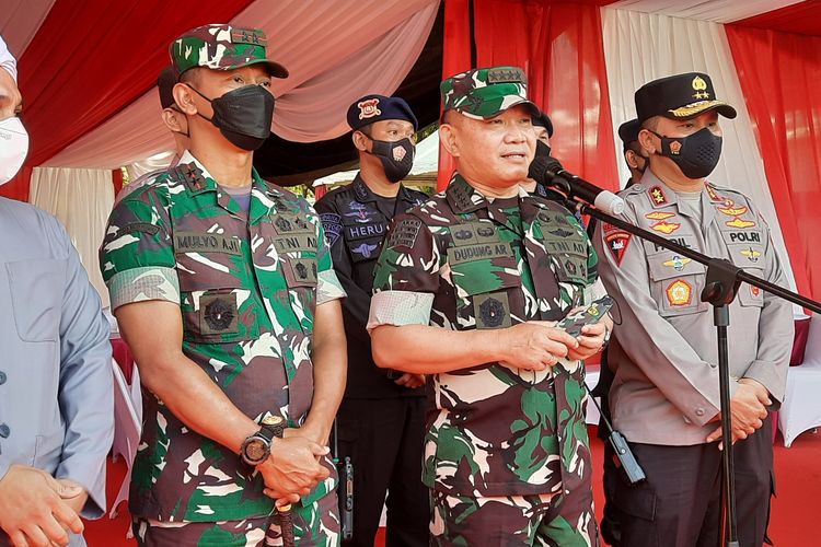 Kepala Staf TNI Angkatan Darat (KSAD) Jenderal TNI Dudung Abdurrachman di Tenda Putih, di kawasan Monumen Nasional, Jakarta Pusat, Kamis (2/12/2021).