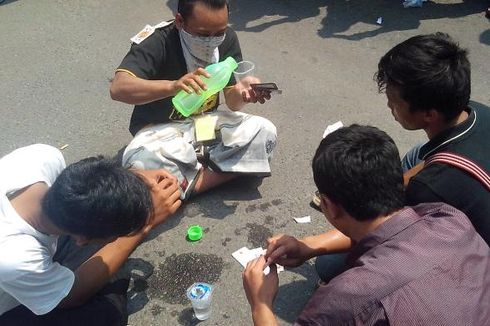 Massa HMI Kritik Jokowi dengan Bermain Kartu