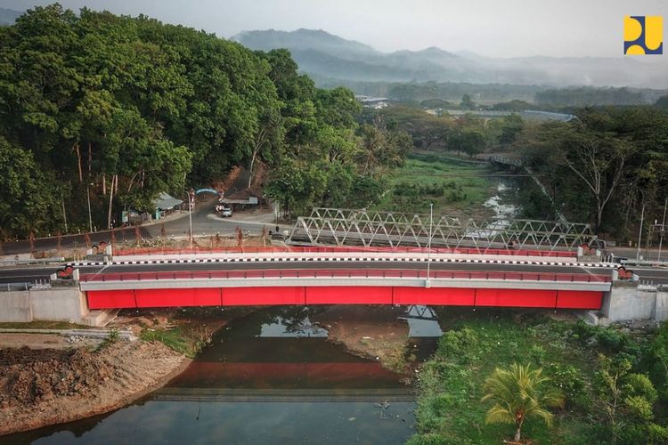 Kementerian PUPR telah menyelesaikan penggantian atau duplikasi sembilan Jembatan Callendar Hamilton di Jatim.