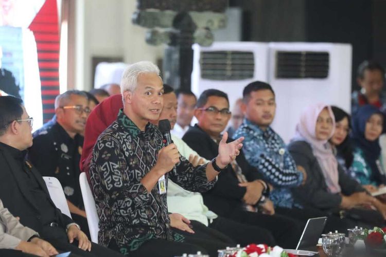 Gubernur Jateng Ganjar Pranowo memimpin Musrenbang Wilayah Kedungsepur di Wisma Halim, Kabupaten Demak, Selasa (14/3/2023).