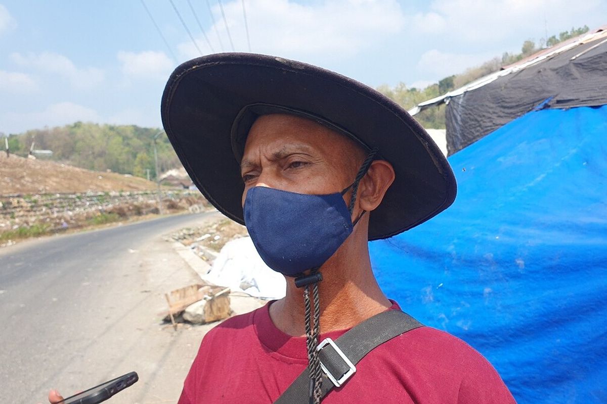 Ketua Paguyuban Pemulung Mardiko TPA Piyungan Maryono di TPA Regional Piyungan, Bantul. Selasa (25/7/2023)
