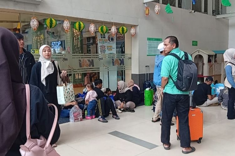 Menahan Rindu, Mereka Baru Bisa Mudik Usai Lebaran