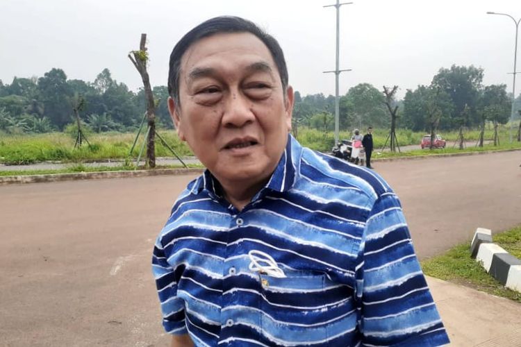 Ketua Cabang Olahraga Tenis Kota Tangerang Selatan (Tangsel) Gacho Sunarso usai diperiksa penyidik Kejaksaan Negeri (Kejari) Tangsel, Kamis (17/6/2021).