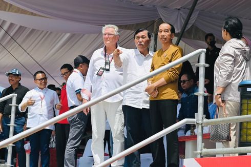 Jokowi Tiba di Pelabuhan Muliaraja Napitupulu Sumut untuk Saksikan F1 Powerboat