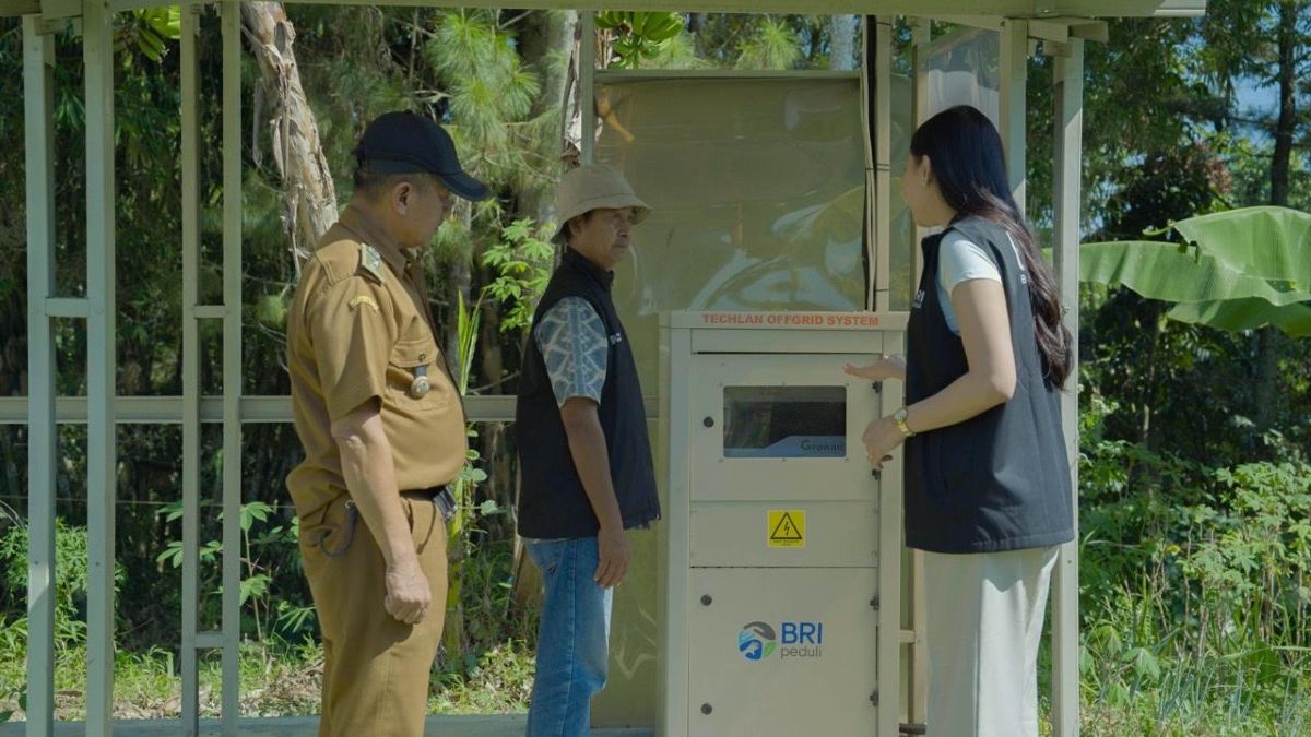 Perkuat Ekonomi Masyarakat, BRI Peduli Hadirkan PLTS di Desa Bojong Kabupaten Bandung Barat